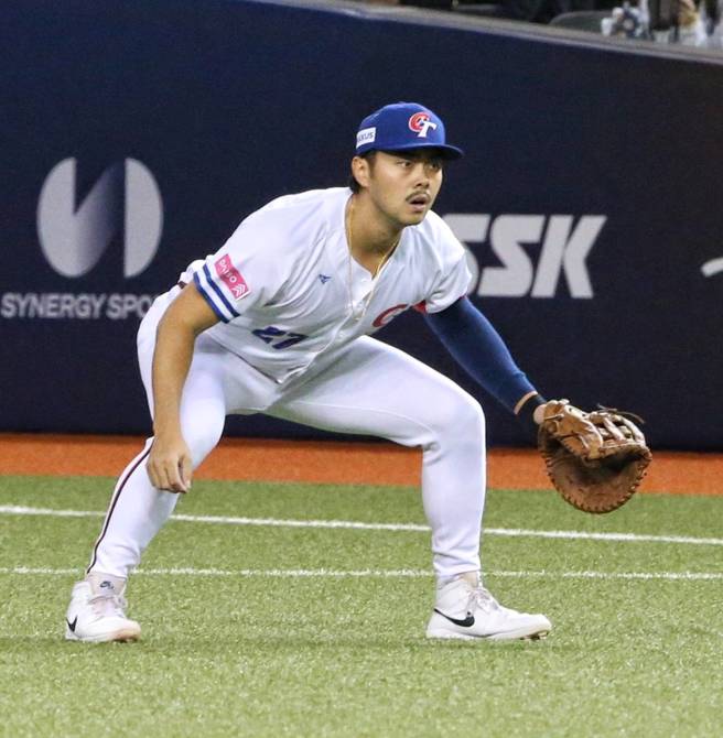 2024年世界棒球12強預賽前4場表現出色的中華隊捕手林家正，在18日預賽最後一戰改守一壘。（趙雙傑攝）