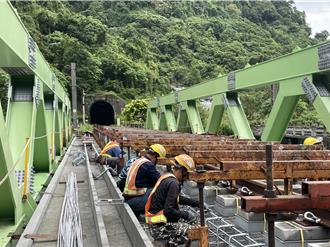 12／21有望重啟北迴線小清水橋路段 台鐵增列假日加班車緩解人潮