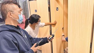 丑闻连环爆！北市2男警派出所架针孔 女警泪控：长官知情漠视