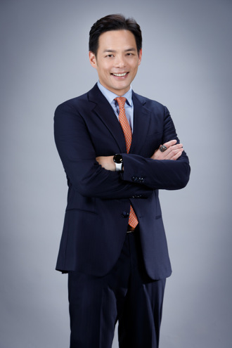 AI升級典範   台灣大哥大總經理林之晨榮獲IDC未來企業大獎「年度CEO」 MyCharge專案獲頒「企業永續獎」   打造EV100電動車生態圈