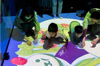 亞洲首座！「數位互動艙」搭載投影遊戲 明年將巡迴全台