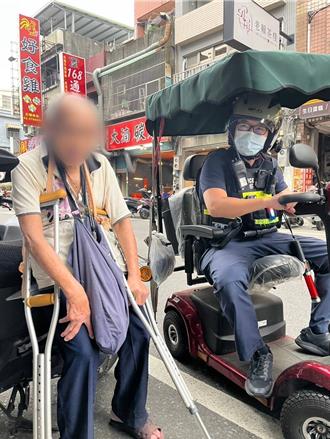 八旬翁買菜丟失電動車 暖警找回助返家