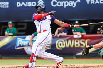 12強》球迷和古巴球星「大玩傳接球！」本尊回應了 親揭2人緣分