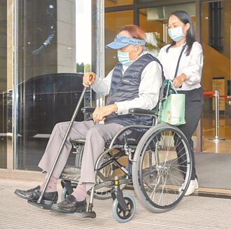 鄭文燦案 楊兆麟否認犯罪 出庭大呼快休克