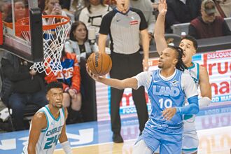 NBA》騎士4人飆20＋ 射蜂開季15連勝