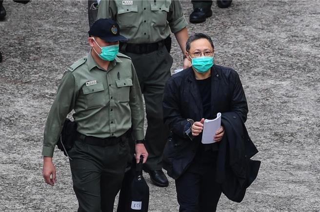 香港「占中三子」之一、香港大学法律学院前副教授戴耀廷遭控「串谋颠覆国家政权罪」，处有期徒刑10年。（摘自中新社）