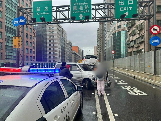 台64線中和路段上午發生3車追撞事故。（警方提供）