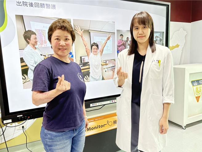 44歲楊小姐經歷營火爆炸燒燙傷，19日站出來鼓勵病友不要放棄「走過黑暗就有光。」（馮惠宜攝）