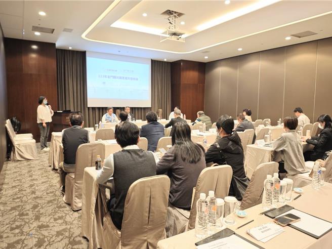 交通部观光署昨特别举行「金门观光圈」产业联盟筹组会议，邀集地区观光相关产、官、学界共同讨论筹组金门观光圈产业联盟事宜。（图／金门县政府）