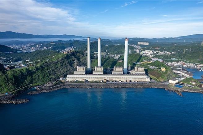 台電規劃基隆市協和電廠將由重油電廠轉型為燃氣電廠，但第四天然氣接收站仍在環評階段。（台電提供／張志康基隆傳真）
