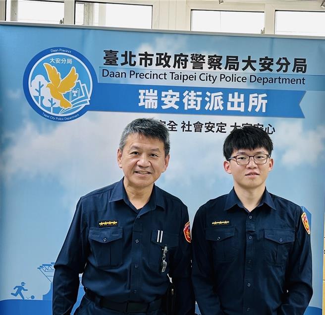 北市警大安分局瑞安街派出所副所长方邦彦（左）、警员苏威豪（右）成功阻诈。（警方提供）