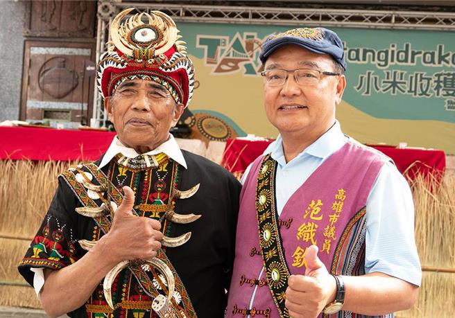 高雄市山地原住民議員范織欽（右）今（19）日強調，政府應推動偏鄉醫療精進計畫，「只要經過專業審認的醫事人才願意來到原偏鄉地區服務，我們都歡迎。」（范織欽服務處提供）