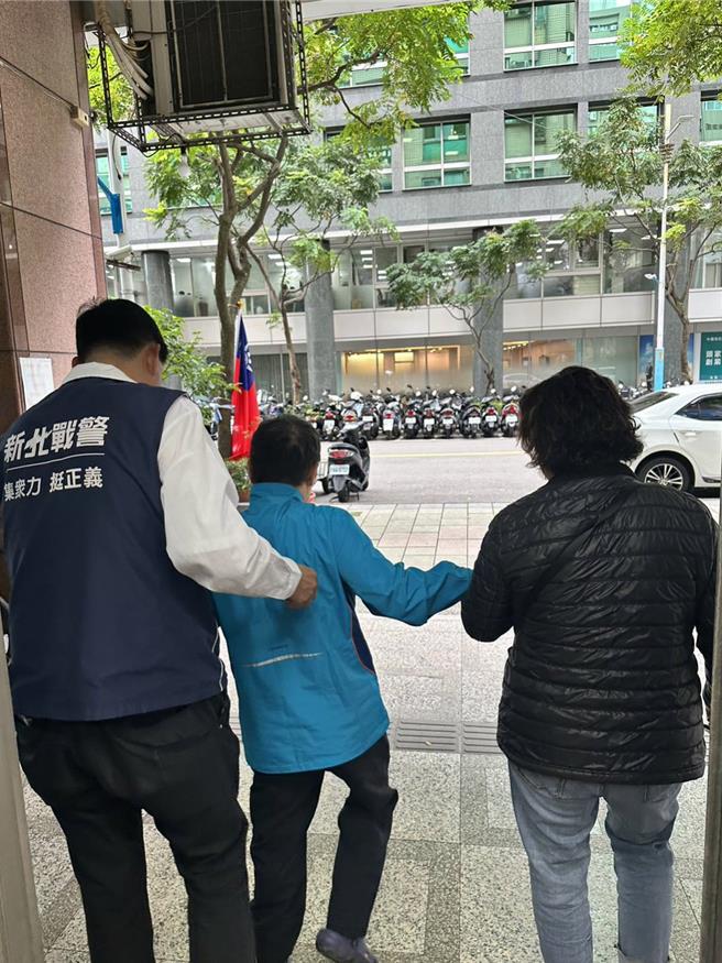 國民黨新北市議員林國春接（左）獲1名陳姓被害人陳情，被陳鑒所屬詐騙集團騙走560萬元，根本沒有和陳鑒所屬詐騙集團和解，甚至一毛都沒有拿到，竟讓陳鑒輕判。（新北市議員林國春提供）