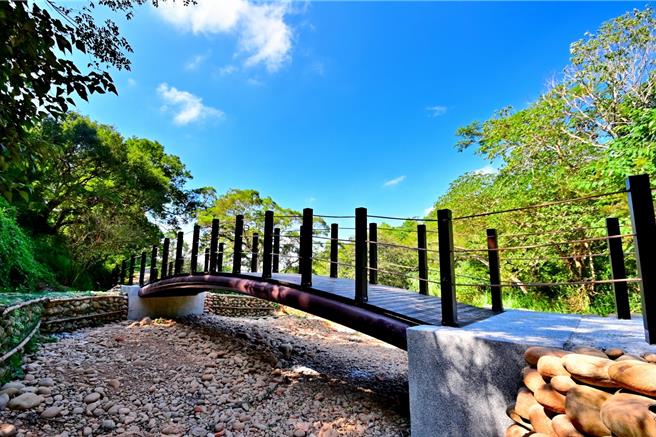 台中市大肚區瑞井登山步道、潭子新田登山步道等，去年8、9月受颱風影響，步道設施受損，市府投入1842萬元災害準備金修復，預計11月底完工。圖為瑞井步道。（中市府提供／潘虹恩台中傳真）