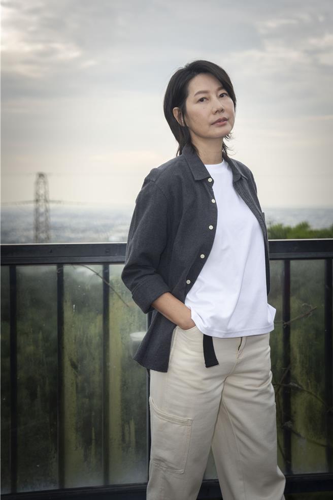 丁寧《拜六禮拜》飾演母胎單身水電工。（華視、公視台語台提供）