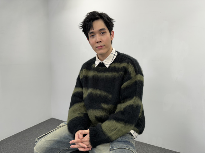 在台劇《影后》中飾演編舞老師Sega的陳彥嘉因「交出你的Power」洗腦台詞備受討論。