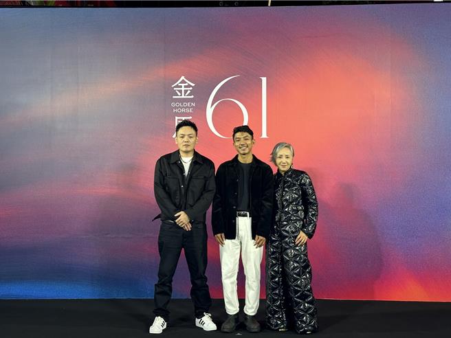 春风（左起）、Wanlop RUNGKUMJAD、陆弈静19日出席星光首映跟影迷相见欢。（李承阳摄）