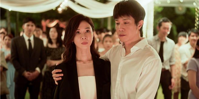 薛仕凌、謝盈萱於《影后》飾演夫妻。（Netflix提供）