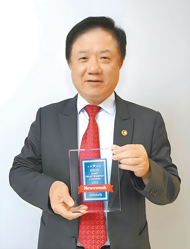 中华电信荣登美媒Newsweek「全球最值得信赖企业」榜单，图为中华电信董事长简志诚。图／中华电信提供