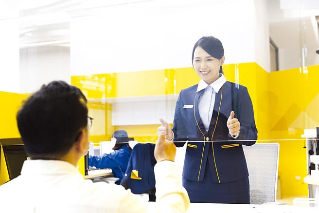 为协助投资人长期投资股市，同时提升小额投资的便利性、分散投资风险，截至今（113）年10月止，且定期定额投资股票及ETF累积金额超过3,500亿元。图／本报资料照片