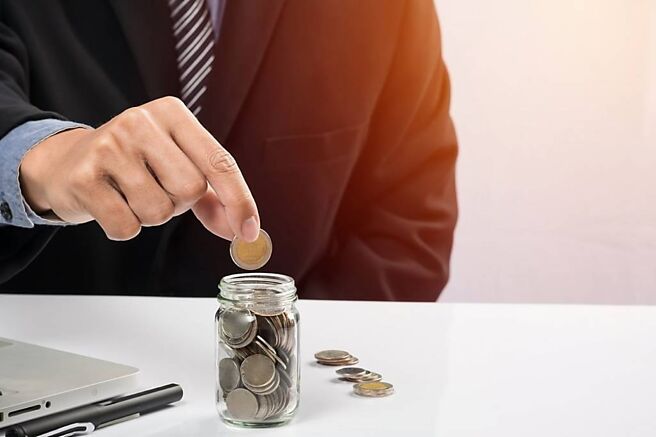 在各类债券基金中，投资人最爱投资等级债基金，今年来则连41周呈现净流入，净流入金额逾3,350亿美元。图／Freepik