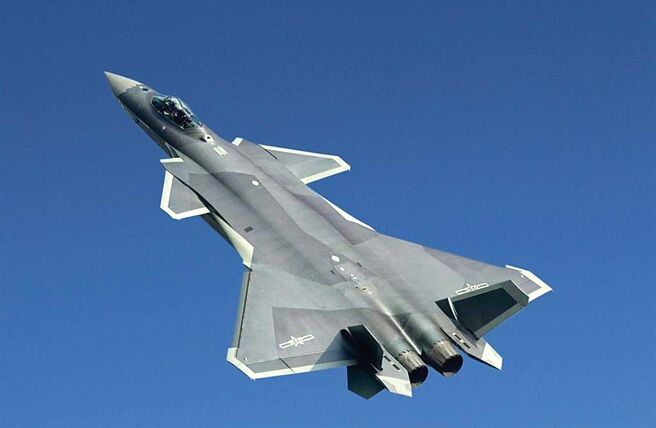 中共歼-20战机。（新华社）