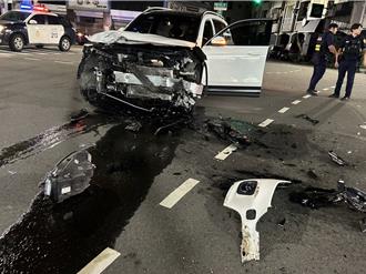 彰化深夜驚悚車禍！2賓士車碰撞再波及4車 駕駛受傷送醫