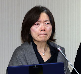 何佩珊「什麼高官沒見過」  今掩面痛哭道歉請辭