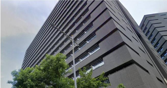 劳动部今上午召开记者会说明调查结果，许传盛证实吴员生前超时工作，高压是导致轻生主因。（图／翻摄自Google地图）