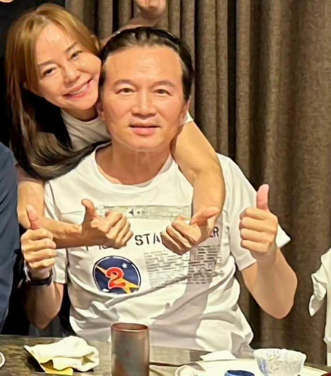 孙鹏、狄莺因儿子孙安佐决定復合再婚。（图／翻摄自狄莺脸书）