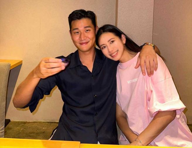 周兴哲和赵岱新曾疑因对婚姻没有达到共识一度分手，復合后两人在2022年登记结婚。（图／翻摄自周兴哲IG）