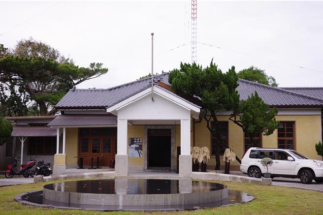 「旧中广花莲电台」前身为「花莲港放送局」，建造迄今已有80年，经花莲县文化局利用近4年时间修復活化，明天将以「花莲港放送局1944」新姿态亮相。（罗亦晽摄）