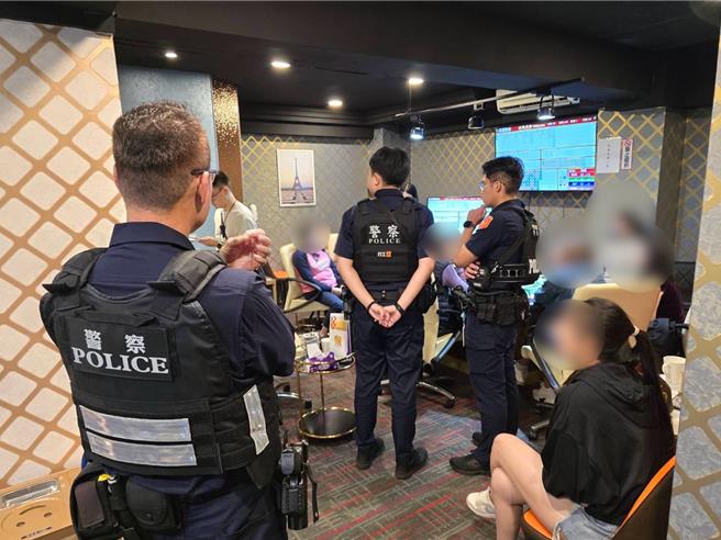 松山分局破获百家乐赌场。（警方提供）