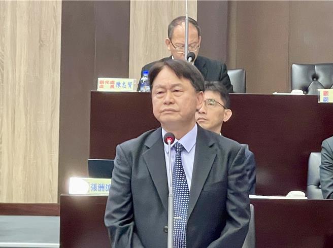 南投縣草屯鎮鎮長簡景賢18日猝逝，縣府核派參議簡青松代理鎮長，25日走馬上任，直到新當選人交接。（楊靜茹攝）