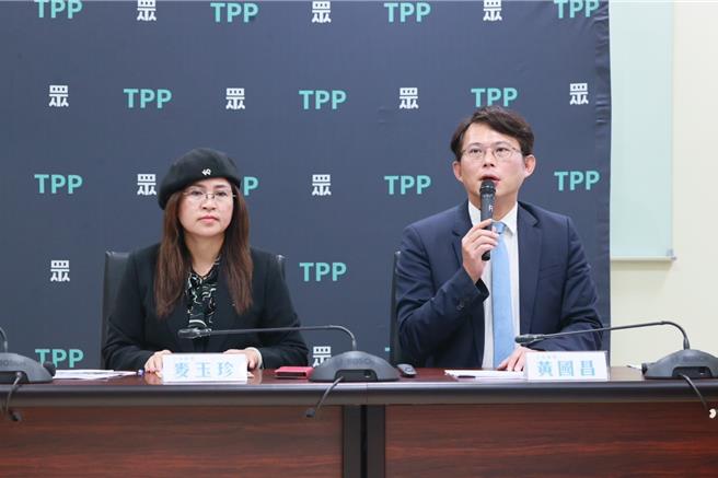 民眾黨立院黨團總召黃國昌說，民眾黨立院黨團同樣認為不宜調高罷免門檻，但民進黨仍發動杯葛，他要請問賴清德總統，今天的暴力衝突是親自下令，還是縱容去分裂台灣社會？（民眾黨團提供）