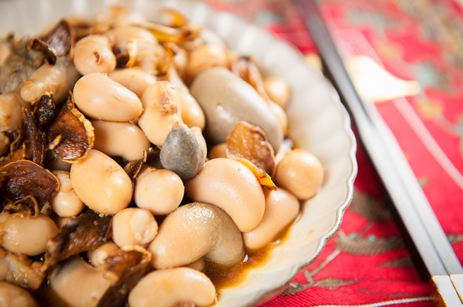 坊间有所谓「以形补形」的观念，像是吃鸡佛有助于男性壮阳，到底是否为真？（示意图：shutterstock／达志）