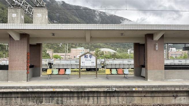 台鐵駕駛4021區間車54歲林姓司機員，在和平車站發車前，疑猝死在駕駛室。（台鐵提供／王志偉花蓮傳真）