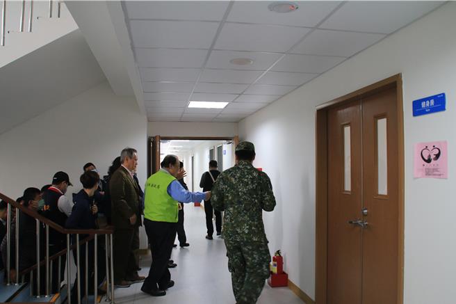 2024年11月20日澎湖县／澎湖「天祥营区」，20日上午举行落成启用典礼，澎湖县府会双首长等贵宾参观新营舍。（许逸民摄）