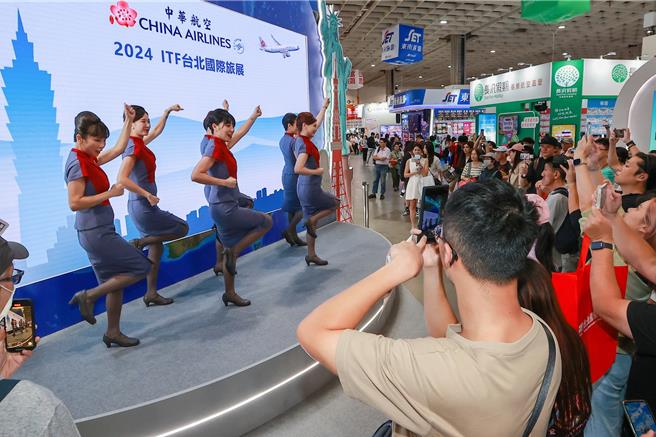 國人瘋出國，第3季旅行逆差（錢進海外）高達36.9億元。圖為台北國際旅展。（資料照）