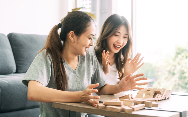 天秤座2024秋冬不論是工作上與人專案合作，還是私人生活的夥伴支持，都能帶來穩定的財務收入。（示意圖：Shutterstock／達志）