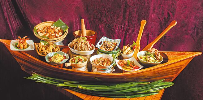 花蓮理想大地渡假飯店里拉餐廳，邀請曾赴泰學習料理的于美芮，以花蓮在地的天然食材，推出以泰式辛香料與咖哩醬入菜的南洋料理（見圖）。（理想大地渡假飯店提供）