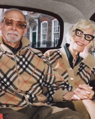 買到變廣告主角！20年死忠顧客暖拍節日大片 效果更勝影集演員