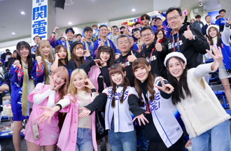 12强》寧弃10万收入！啦啦队自费飞东京应援 超香阵容一次看