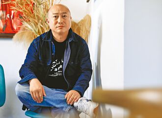 耿軍巧遇楊貴媚 想揪跨年一起哭