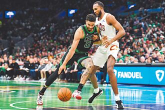 NBA》塔圖拒翻船 綠軍斬騎士開季15連勝