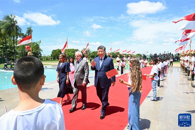 習近平國是訪問巴西與總統魯拉會談攜手構建中巴命運共同體。（新華社）