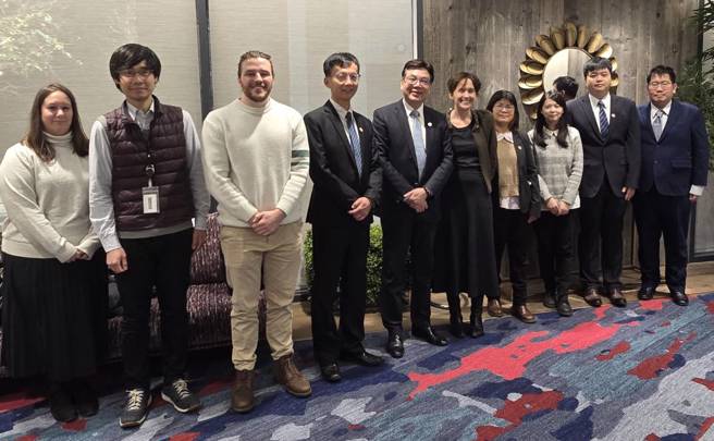 新北市团队与脱煤者联盟团队合影。图/新北市政府提供