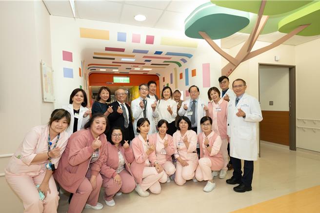 为提升儿童医疗环境，台北医学大学部立双和医院自今年6月起进行整修6楼儿童病房，并于10月底顺利完工。（双和医院提供）