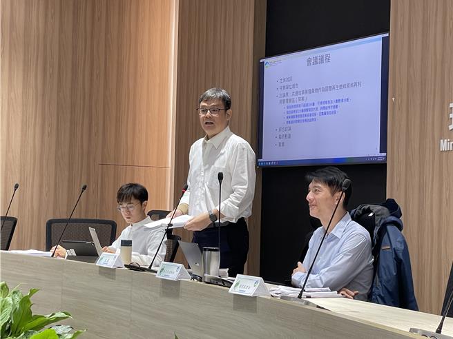 环境部5日预告修正「共通性事业废弃物作为固体再生燃料原料再利用管理办法」草案，21日召开研商会。（蔡佩珈摄）