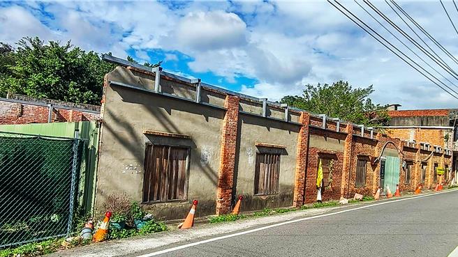 縣議員呂宛庭21日質詢時，指被列歷建的大平製茶工廠主地不願負擔太多經費，和文化局僵持不下，土地無法解列及運用，恐影響地方發展。（羅浚濱攝）